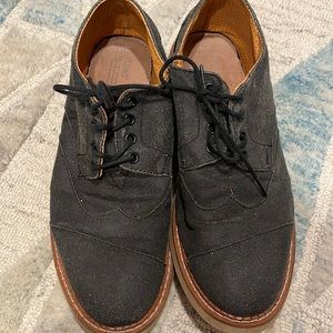 mens TOMS charcoal dress shoes